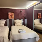 Charming Center-grande 5 Min Walking Apartamento